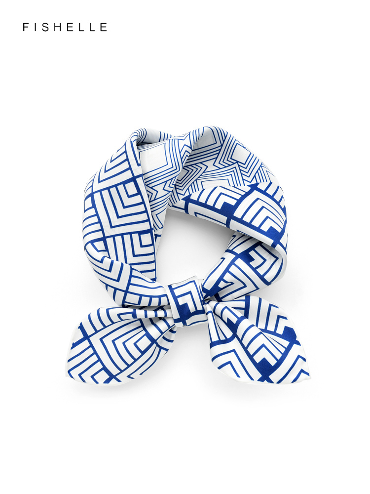 Ascot Neck Scarf - Женский саржевый шарф с геометрическим принтом,